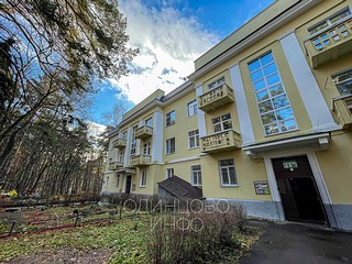 Многоквартирный дом в поселке Барвиха оказался в кольце частной собственности