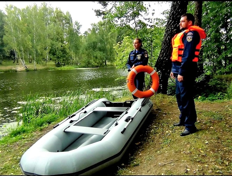 Супруги-спасатели спасли подростка, тонувшего в Москве-реке, Август