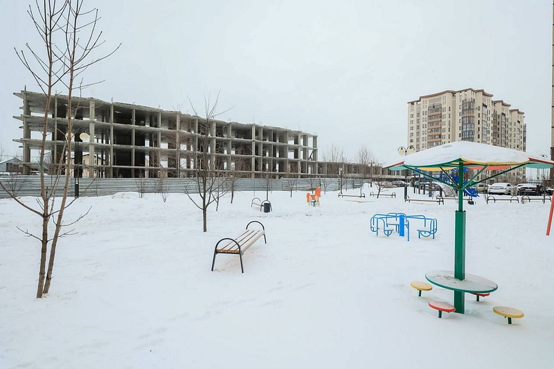 Губернатор Воробьёв анонсировал строительство поликлиники в ЖК «Гусарская баллада». Для медучреждения выбран участок с недостроенным зданием, Февраль