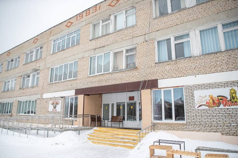 Здание Акуловской школы в Кубинке-10, В Кубинке закрыли одну школу на капремонт. Учеников перевели в другую, где тоже начинают ремонт