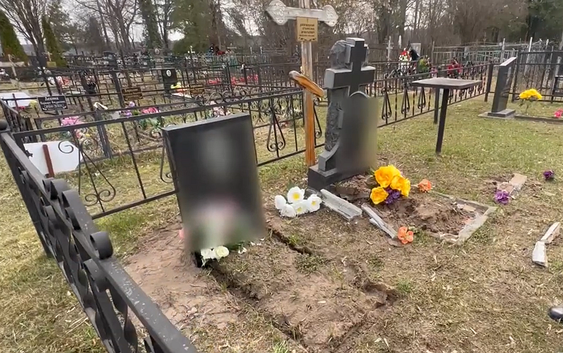 Полицейские задержали двоих мужчин за кражу памятников и надгробных плит с кладбища в Звенигороде, Май