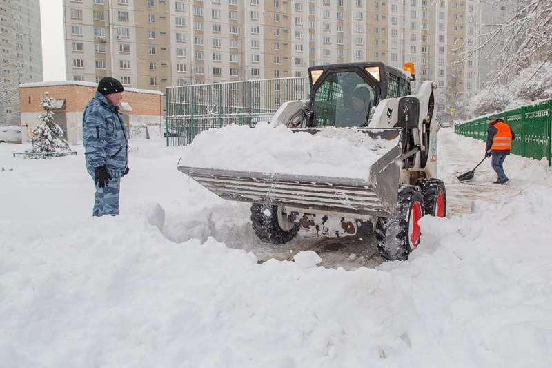 Глава Одинцовского округа назвал основную проблему в уборке снега во дворах