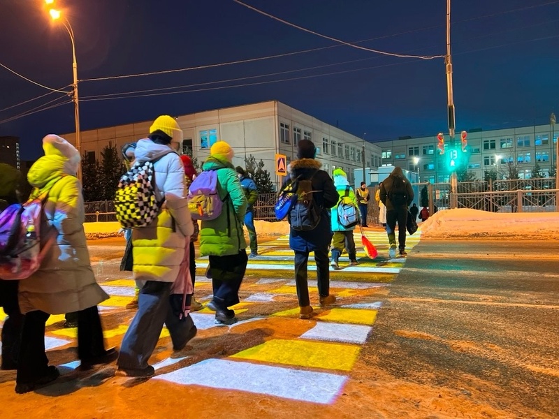 Проекционный пешеходный переход возле школы «Дружба» в посёлке ВНИИССОК, В Одинцовском округе возле школ начали делать проекционные пешеходные переходы