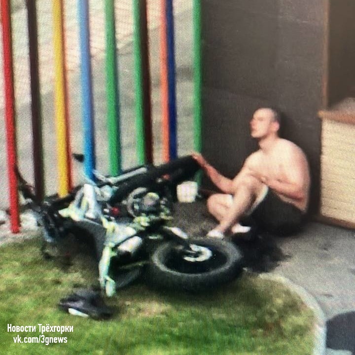 В ЖК «Сколковский» пьяный мужчина пытался угнать мотоцикл с помощью уговоров, Июнь