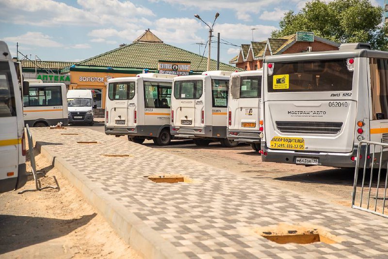 Автобусы рядом с будущей посадочной платформой, Стали известны новые подробности реконструкции привокзальной площади Одинцово