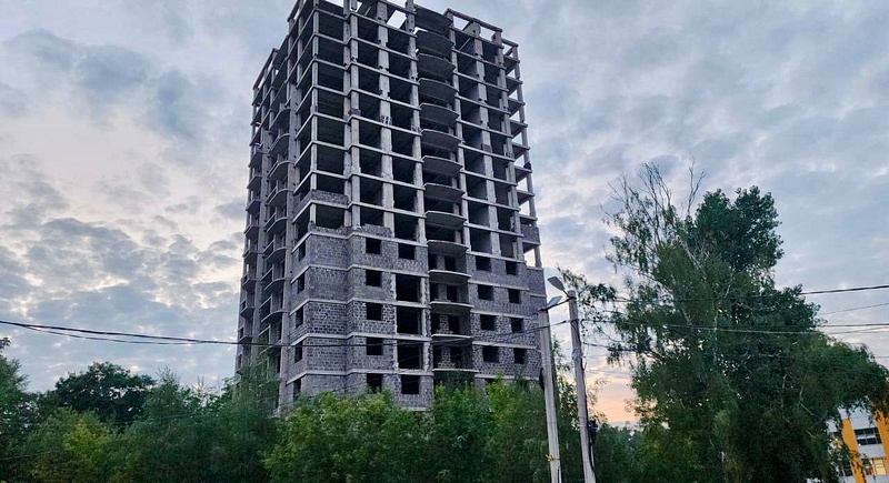 В Звенигороде снесут недостроенную многоэтажку на Радужной улице, Июль