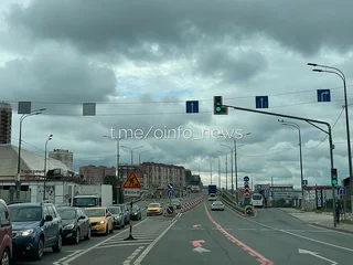 В Одинцово стартовал ремонт путепровода в 8-й микрорайон. С огороженной проезжей части уже сняли асфальт