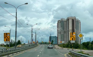 В Одинцово стартовал ремонт путепровода в 8-й микрорайон. С огороженной проезжей части уже сняли асфальт