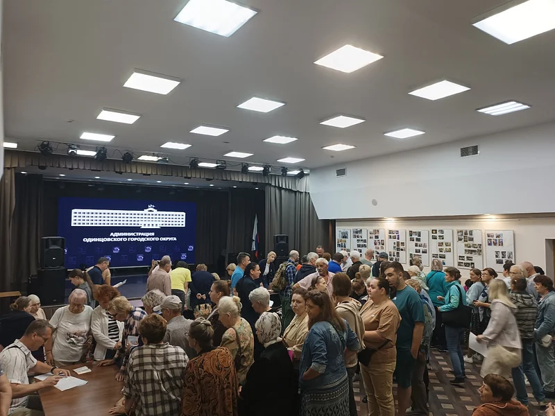 Жители посёлка на общественных обсуждениях в культурном центре, «Мы против тотальной застройки жильём!»: жители посёлка Барвиха о проекте генплана