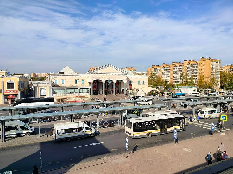 Привокзальная площадь Одинцово, Октябрь