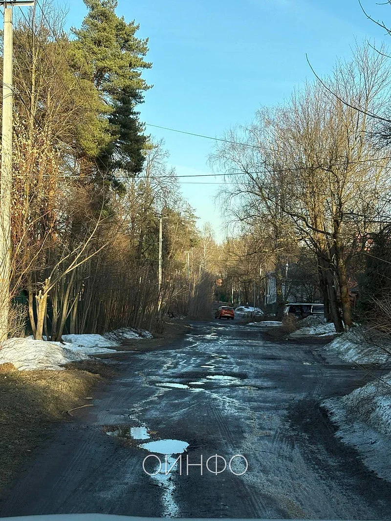 «Лунные кратеры» в Немчиновке: дорога в катастрофическом состоянии