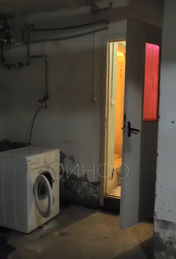 Стиральная машина и душевая в подвале дома в ЖК «Гусарская баллада», Март
