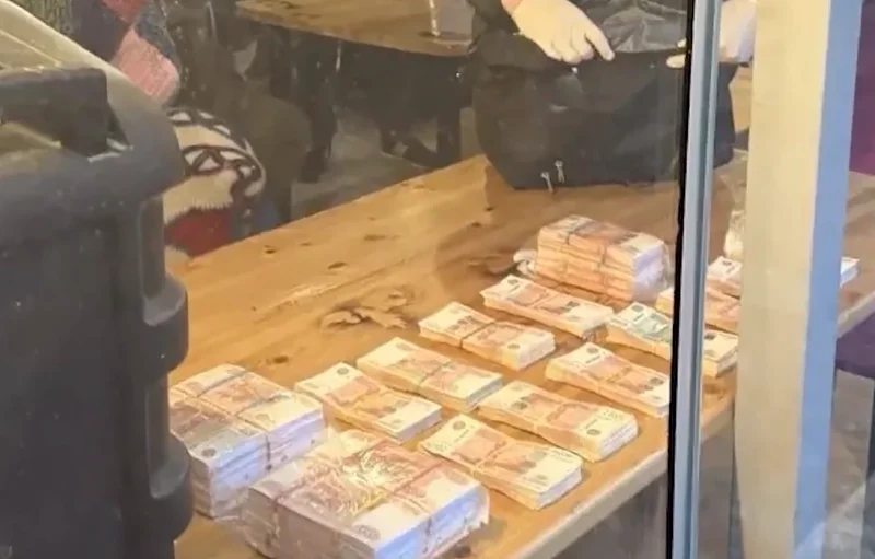 Заместителя гендиректора парка «Патриот» арестовали по делу о взятке в 18 млн рублей, Апрель