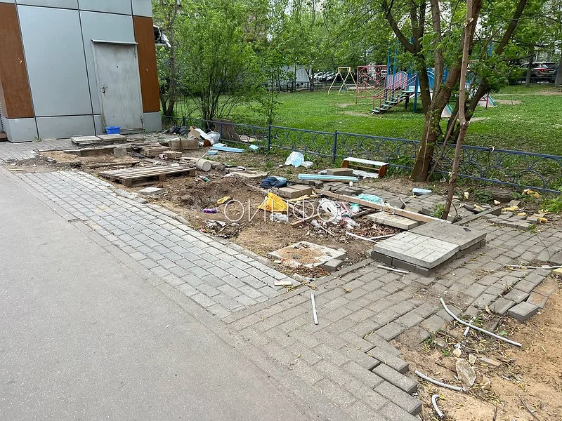 В 8-м микрорайоне Одинцово сносят торговые ларьки, Май