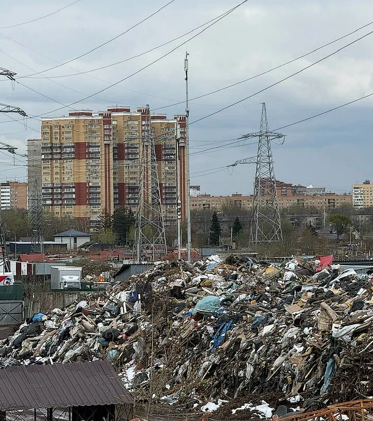 Огромная мусорная свалка выросла в западной промзоне Одинцово