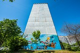 Граффити на торце Чикина 6: акула, рыбки
