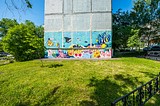 Граффити на торце Чикина 4: осьминожка, рыбки и кораллы
