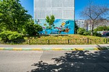 Граффити на торце Чикина 6: акула, рыбки