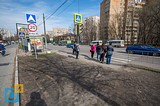 Можайское шоссе, 81. Пешеходы вытаптывали газон.