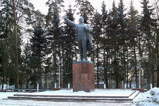 Памятник Ленину на площади, Власиха, doberman-gl