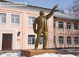 Памятник Владимиру ЛЕНИНУ у Дома офицеров Кубинского гарнизона. (Обращаем внимание на непропорционально огромную руку!)