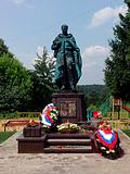 д. Молоденово. Памятник погибшим односельчанам (новый).