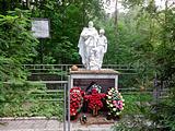 г. Звенигород. Бывший санаторий «Связист». Братская могила погибших воинов.