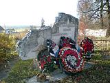 с. Иславское. Братская могила погибших воинов (старая).