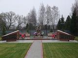 с.Каринское. Мемориал погибшим воинам.