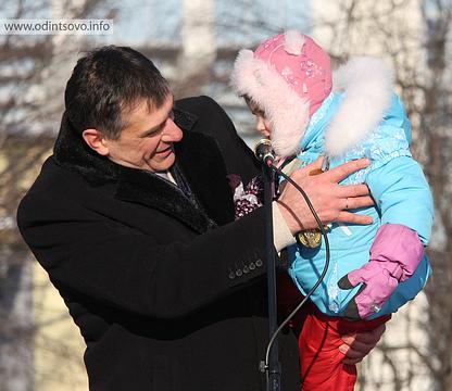 Детей просили кричать «Ура, за Путина!» в микрофон, Митинг в поддержку Путина на Центральном стадионе (28 янв 2012), alexander_ermoshin