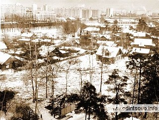 На деревянные дома второго завода наступает город... Теперь этих мест не узнать