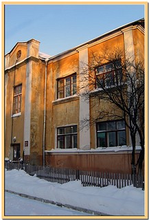 Бывали и лучшие дни... Дом 22 на Глазынинской - с претензией на архитектурный изыск