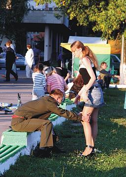 Девушка была в короткой юбочке, лица я не запомнил..., Приколы нашего города, Nelton