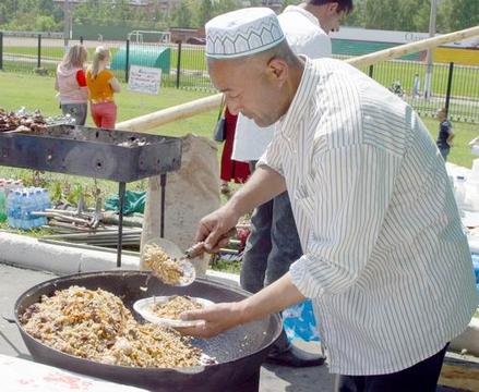 Вкуснейший настоящий плов из казана. Никто не знает, почему казан так называется?, Сабантуй 2006, Lych