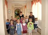 30 октября в школе № 12 состоялся праздник "Посвящения первоклассников в ученики". 
В этом празднике приняли участие дети подготовительной группы нашего детского сада № 35 "Незабудочка".  
Мы встретились с бывшими воспитанниками нашего детского сада, а теперь первоклассниками, познакомились со школой, посетили спортивный зал, литературную гостинную, посидели за партами в классе.
http://mdou35.narod.ru/shkola.html