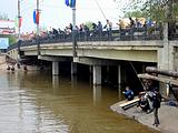 Когда идет вобла, в Астрахани ловят все - от младенцев до старушек